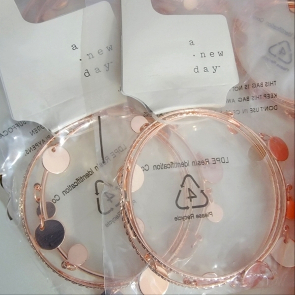 A New Day Three Slip Bangle Bracelet NWT - Picture 2 of 3